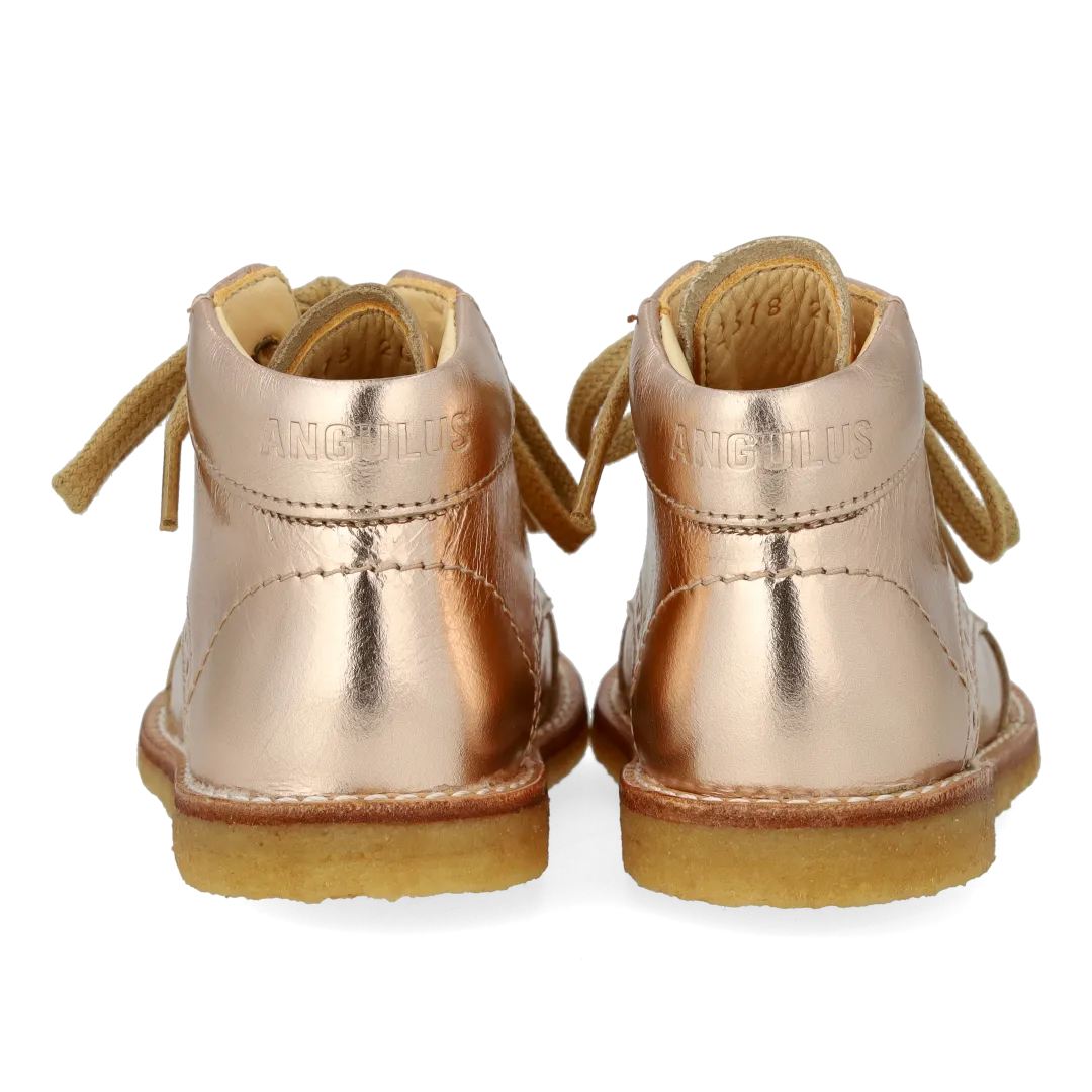 Angulus klassisk snøresko brogue detaljer lak