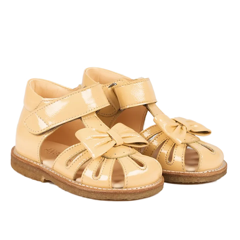 Angulus Begynder sandal med sløjfe og velcro lukning sandal 20-25