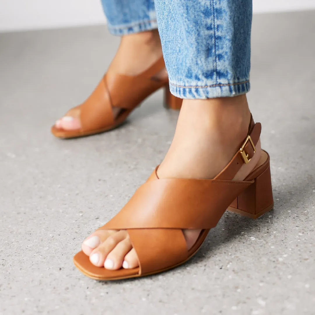 Angulus Sandal krydssandal læder 6 cm blokhæl