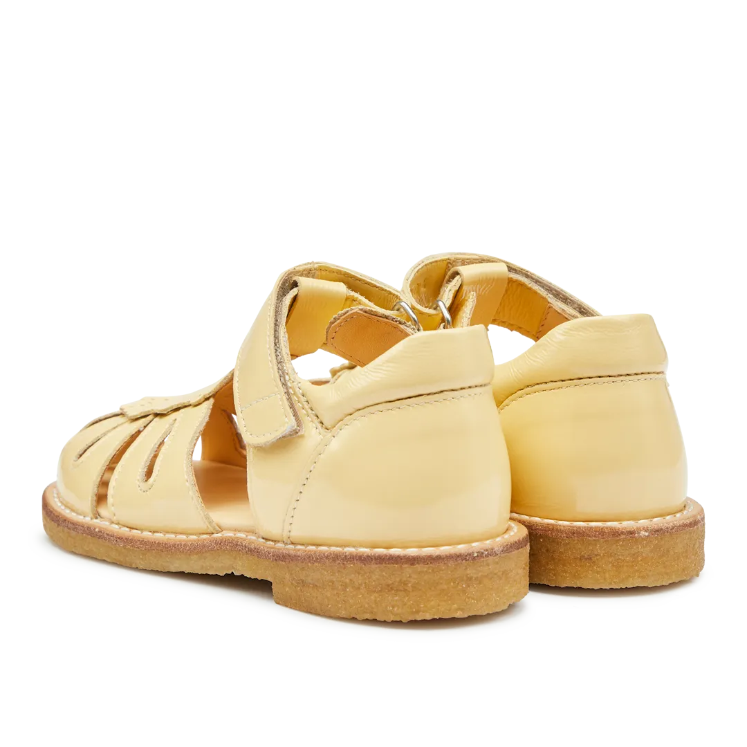 Angulus sandal dråbedetalje rummelig børn lak