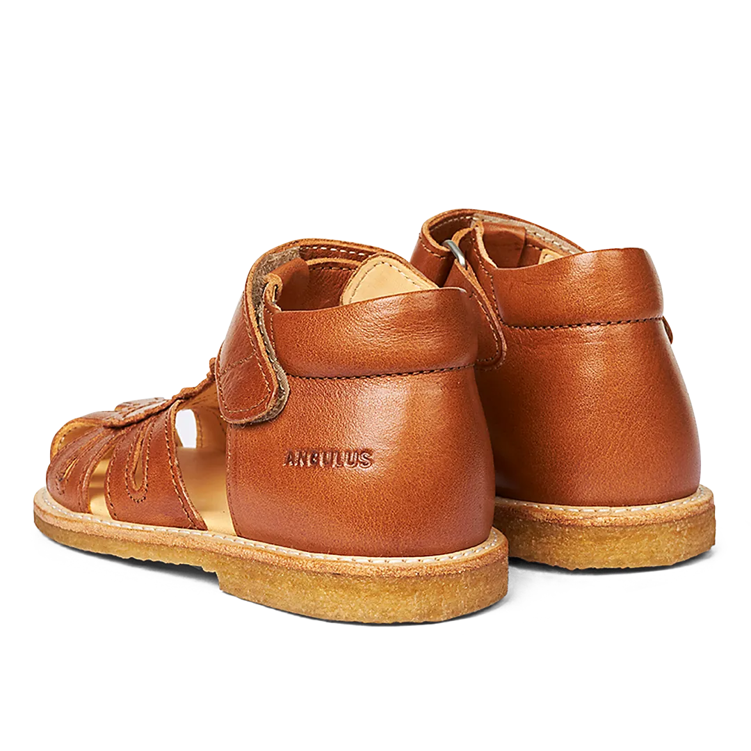 Angulus Begynder sandal med velcro og lukket tå