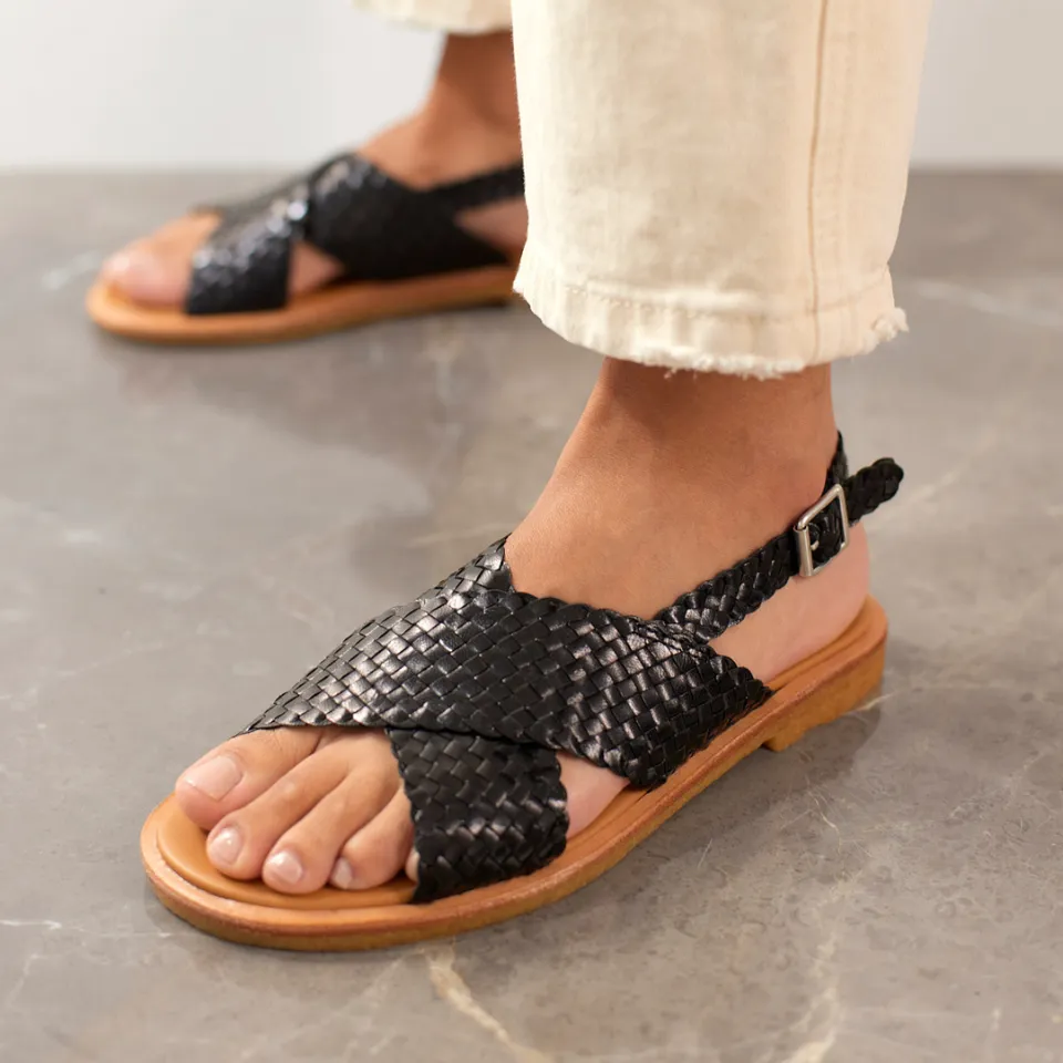 Angulus Krydssandal håndflettet sandal læder