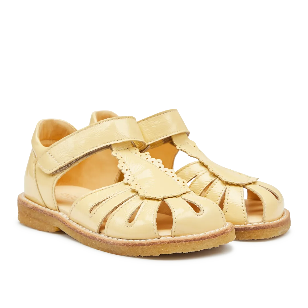 Angulus sandal dråbedetalje rummelig børn lak