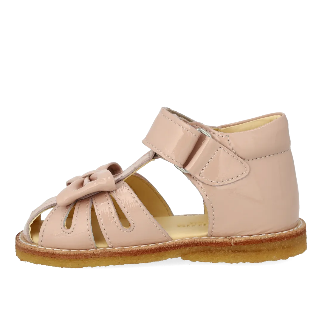 Angulus Begynder sandal med sløjfe og velcro lukning