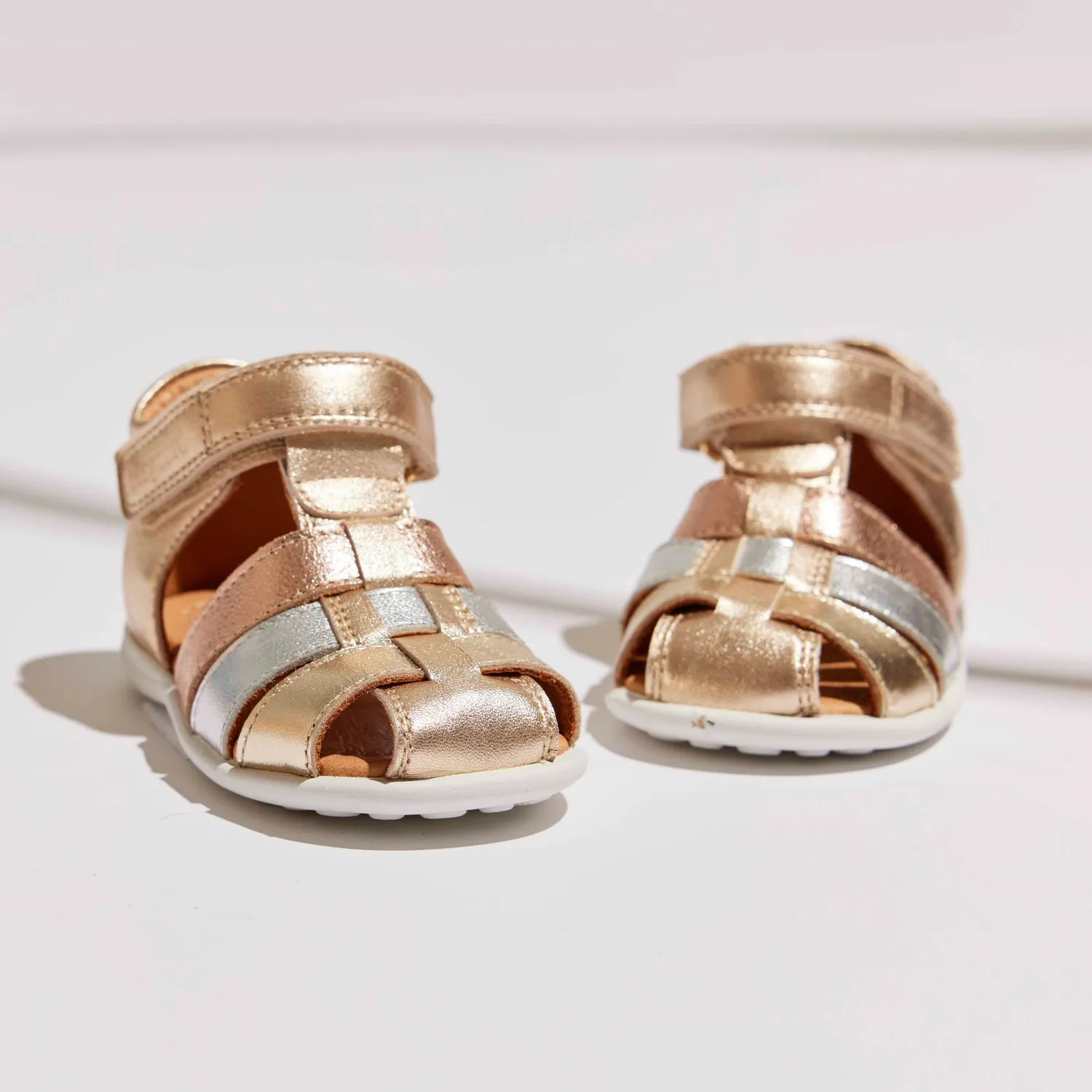 Bisgaard Carly sandal champagne læder lukket tå