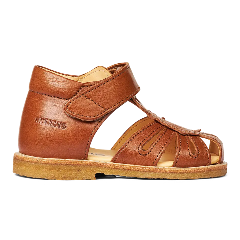 Angulus Begynder sandal med velcro og lukket tå