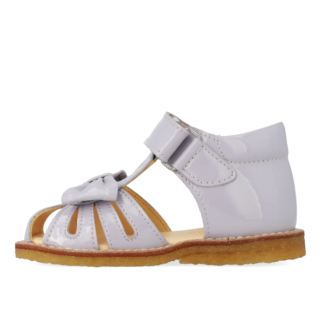 Angulus Begynder Sandal med Sløjfe og Velcro Lukning Lukket Tå