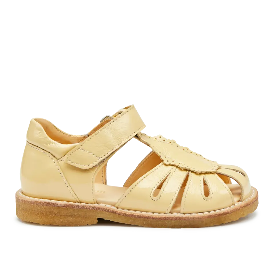 Angulus sandal dråbedetalje rummelig børn lak
