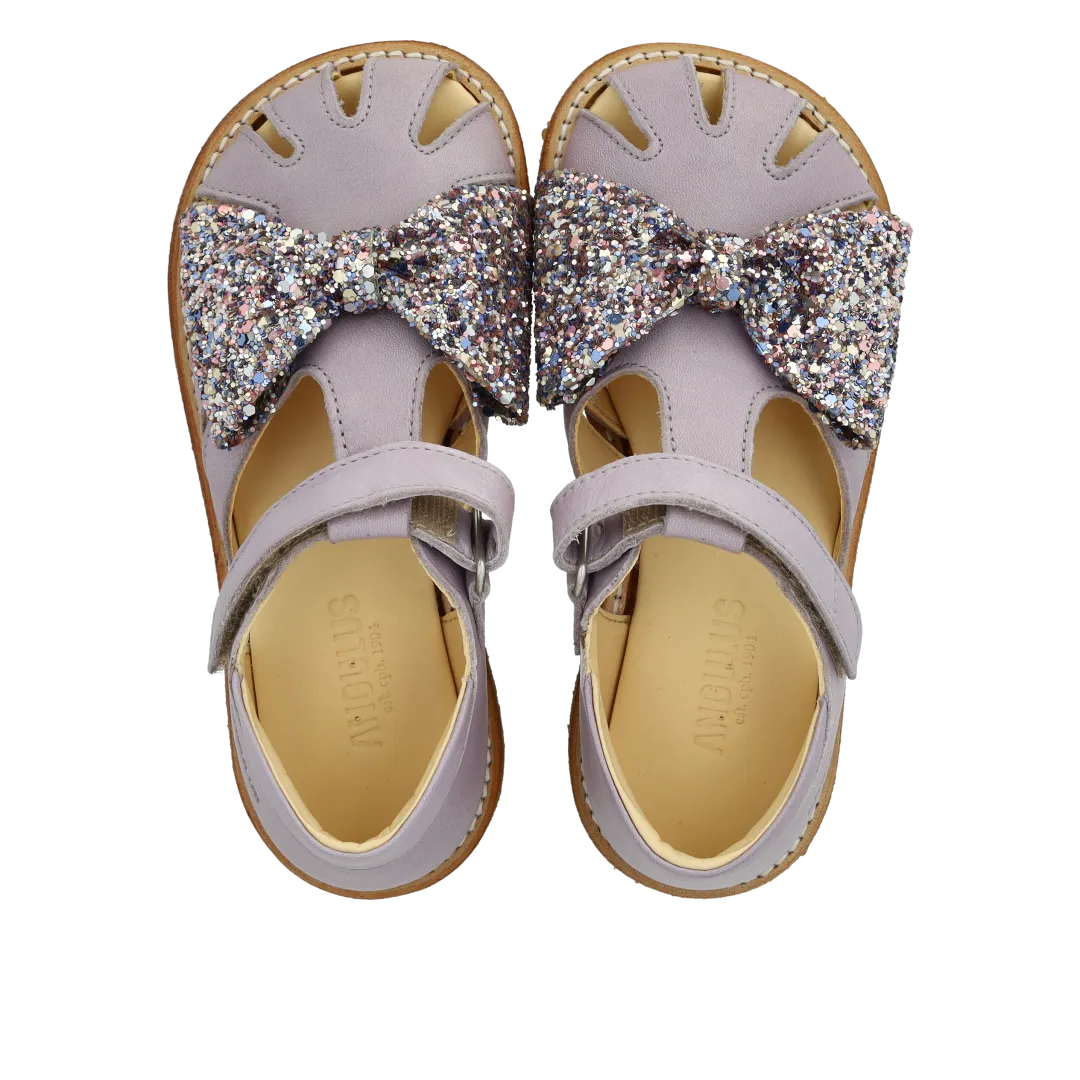 Angulus Sandal med glittersløjfe og velcrolukning sandal rummelig