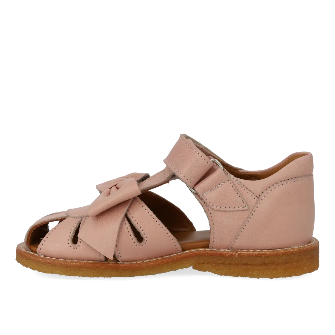 Angulus Sandal lukket tå sløjfe rummelig velcro