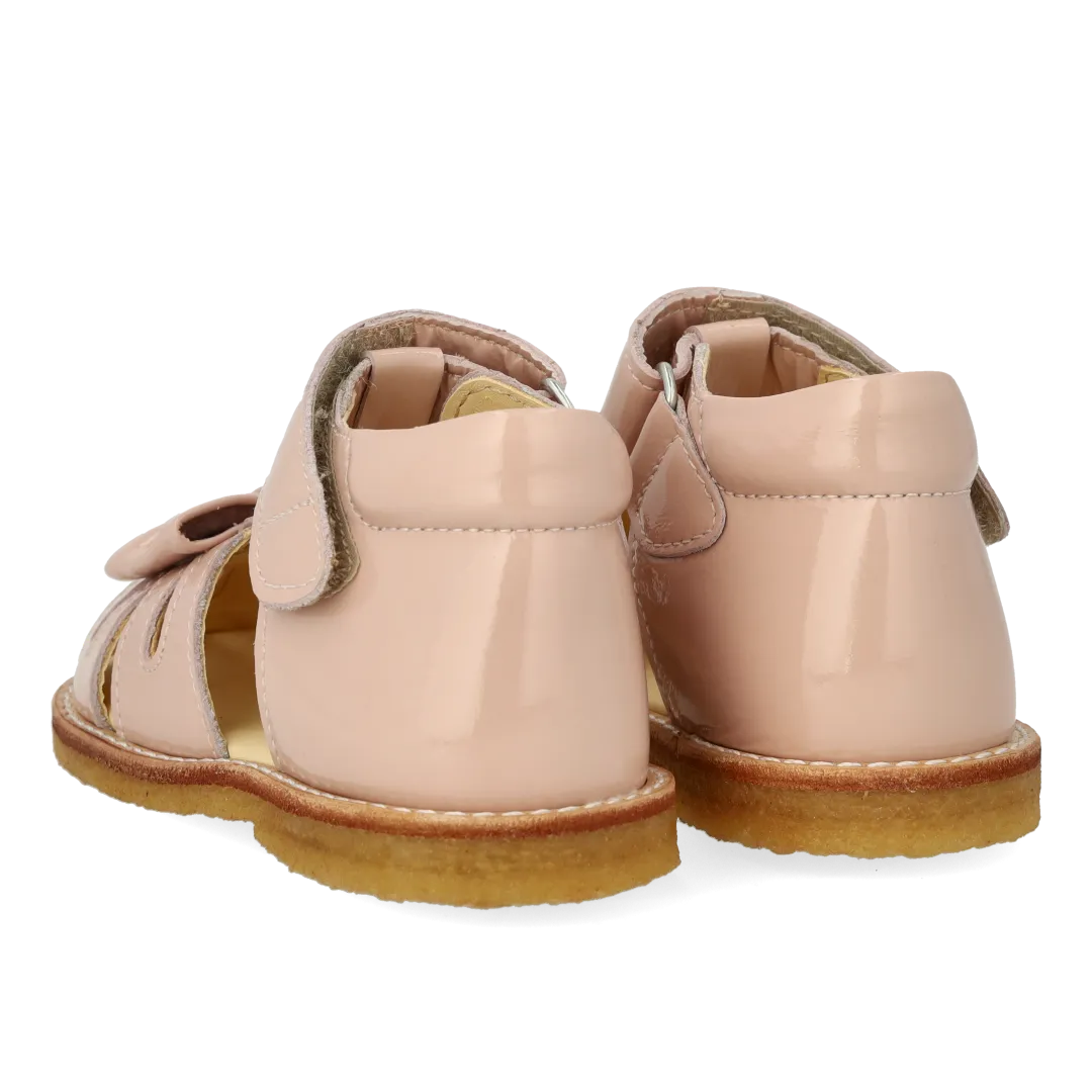 Angulus Begynder sandal med sløjfe og velcro lukning