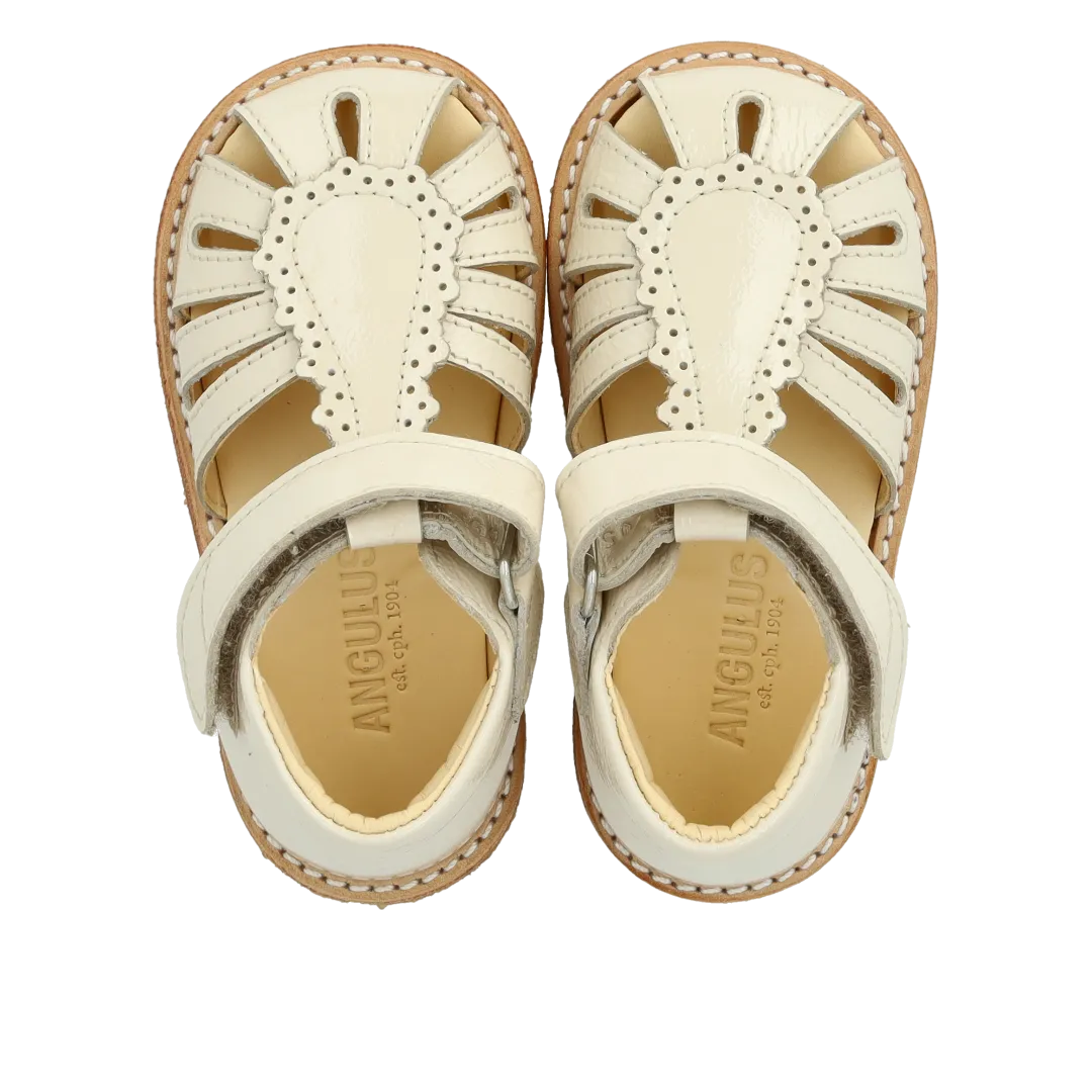 Angulus Begynder lædersandal med velcro lukket tå