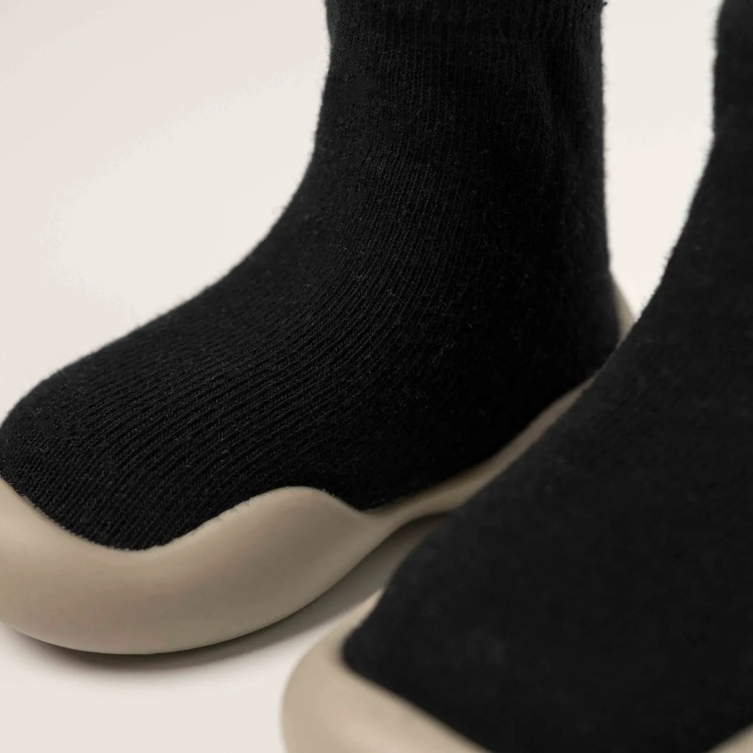 Minifus Neutral begyndersko sort barfodssko 18/19