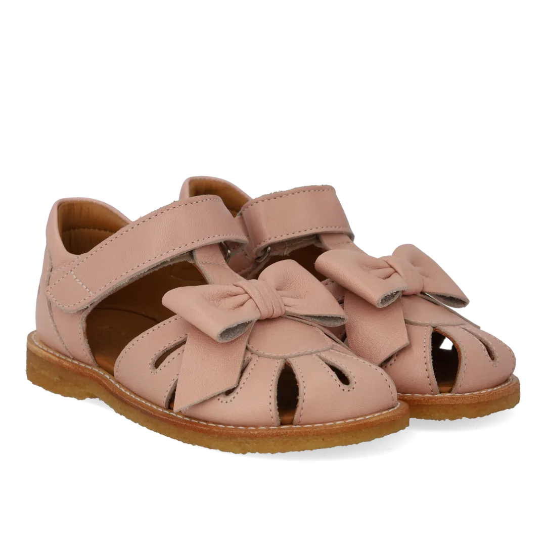 Angulus Sandal lukket tå sløjfe rummelig velcro