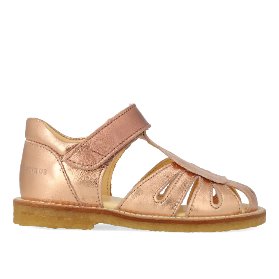 Angulus sandal med dråbedetalje børnesandal lukket tå