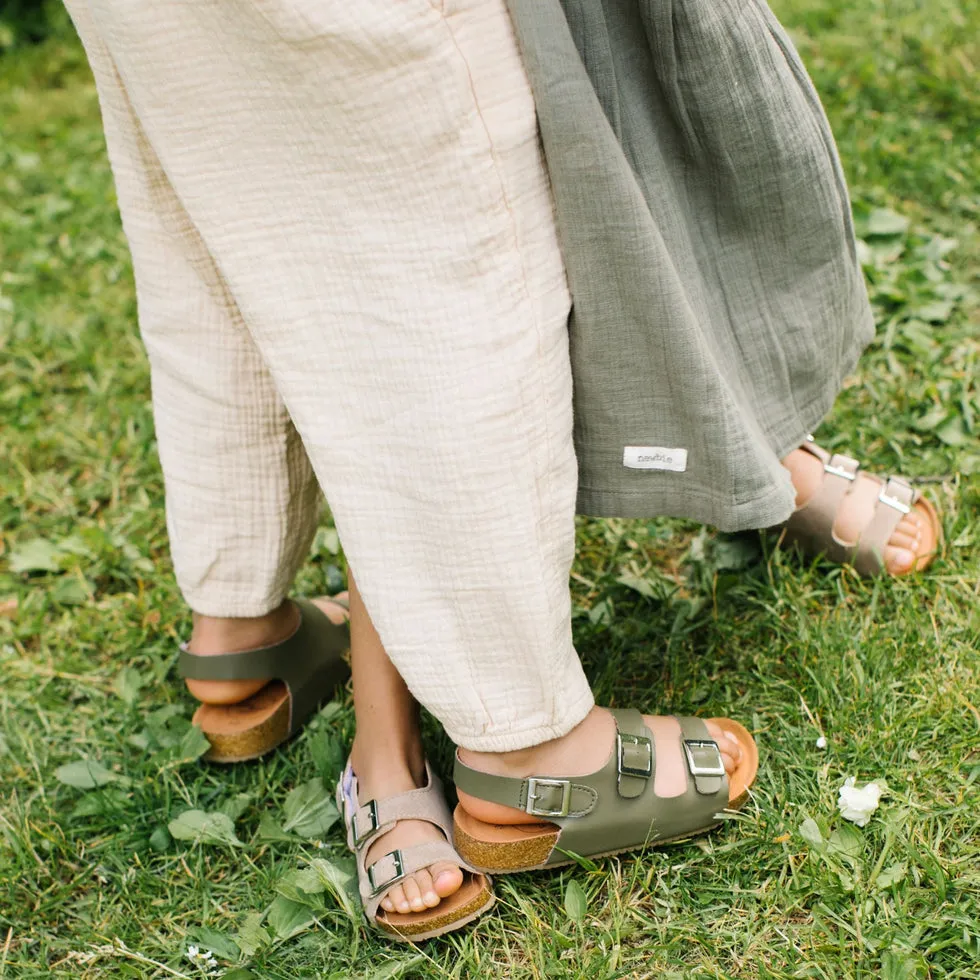 BabyMocs Vacay barfodssandal beige vegansk ruskind