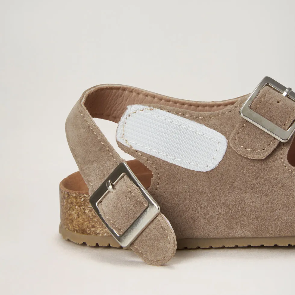 BabyMocs Vacay barfodssandal beige vegansk ruskind