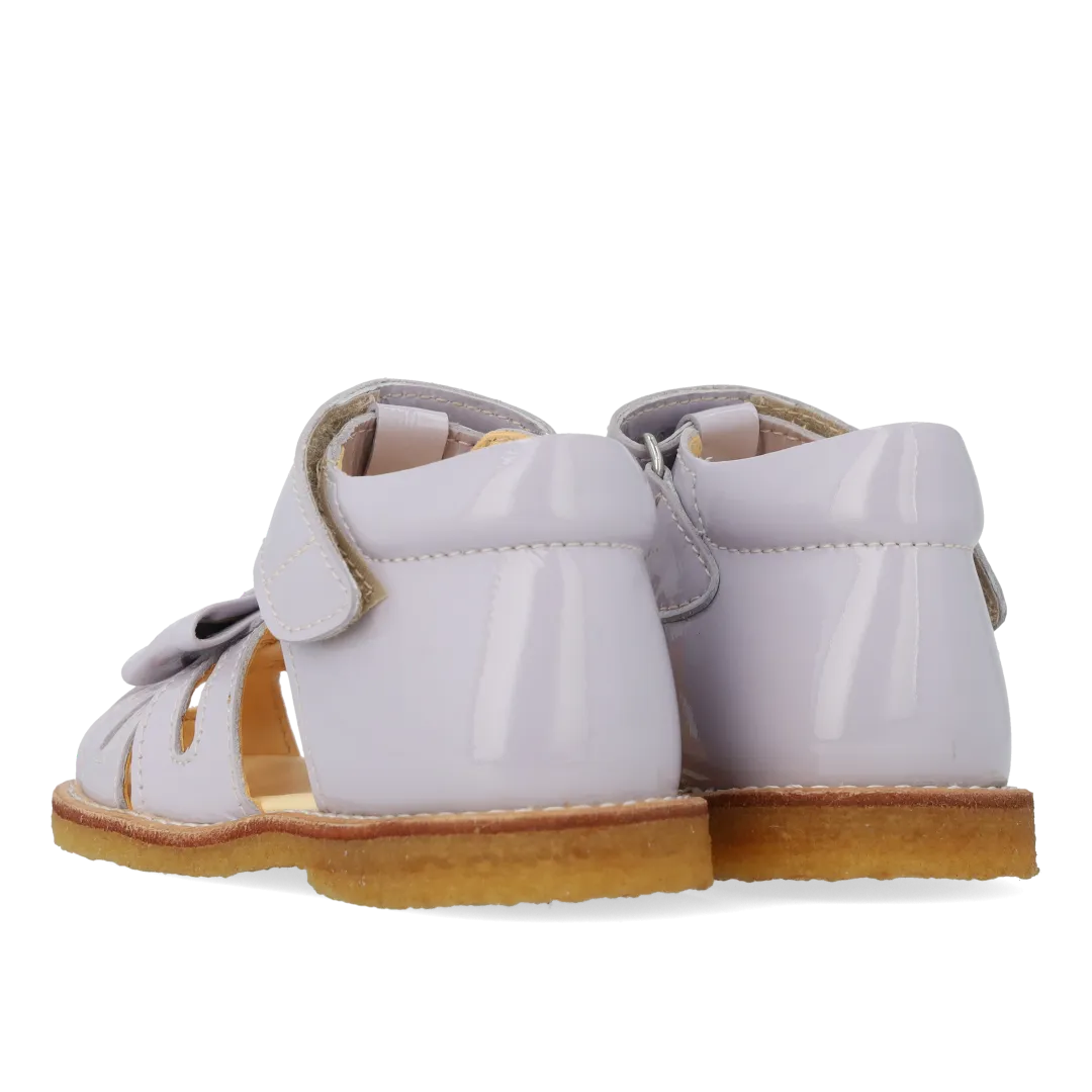 Angulus Begynder Sandal med Sløjfe og Velcro Lukning Lukket Tå