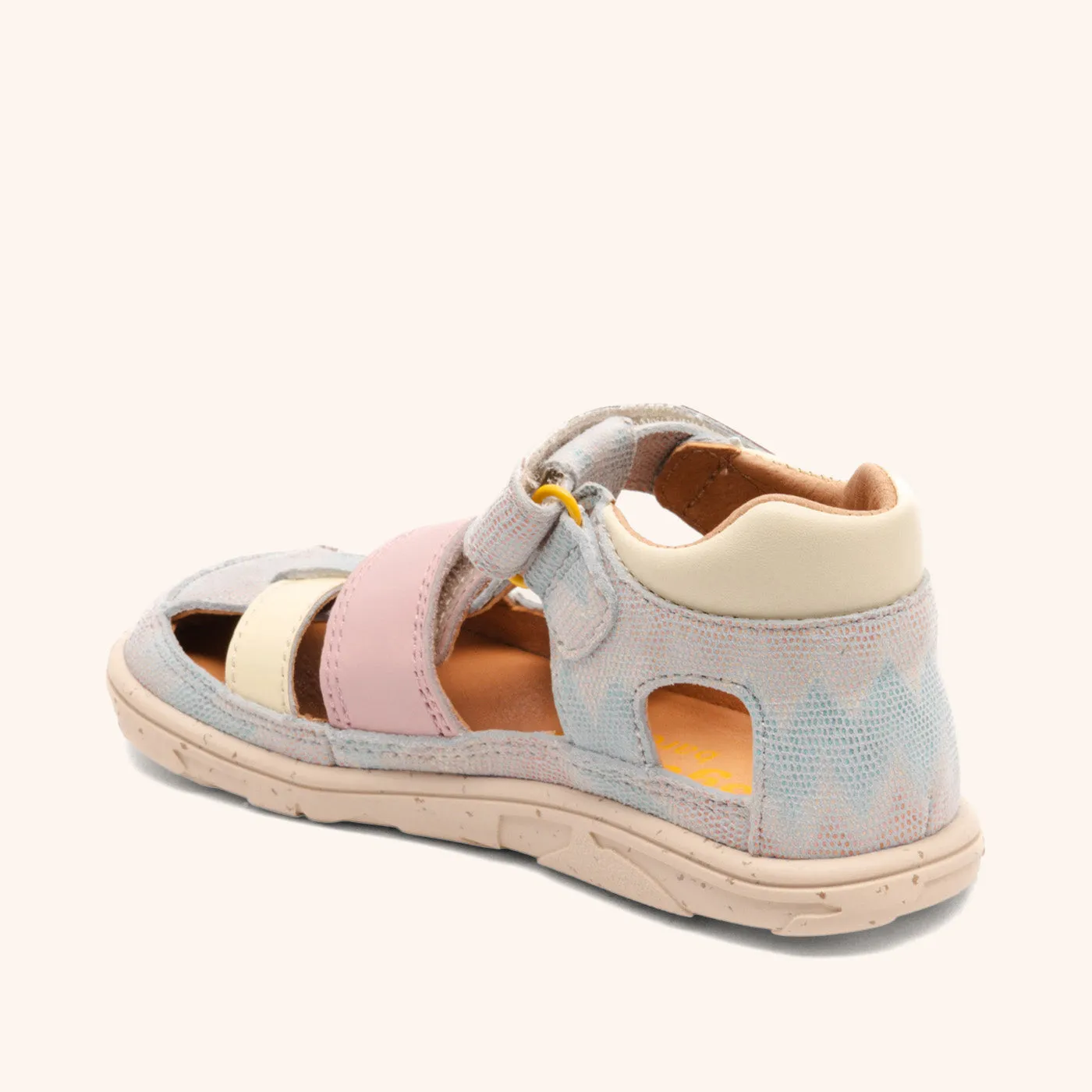 Bisgaard Barefoot Vic barfodssandal zikzag