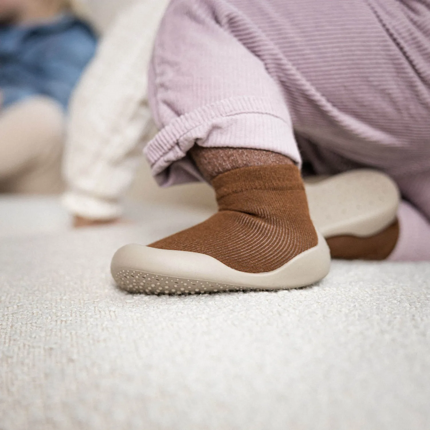 Minifus Neutral Begyndersko Barfodssko Brun silikonsål